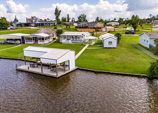 Property at 122 Read Oak, Onalaska, TX 77360, 3 beds, 2 baths