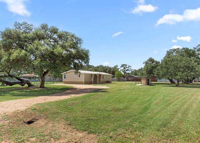 Property at 1031 County Road 152, Columbus, TX 78934, 3 beds, 2 baths