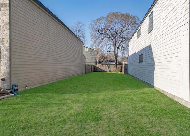 Property at 833 W 26th St, Houston, TX 77008