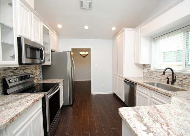 Property at 723 Red Rock Canyon Dr, Katy, TX 77450, 3 beds, 2 baths