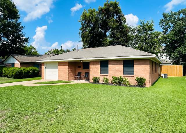 Property at 2218 Silverbonnet St, Houston, TX 77055, 3 beds, 2 baths