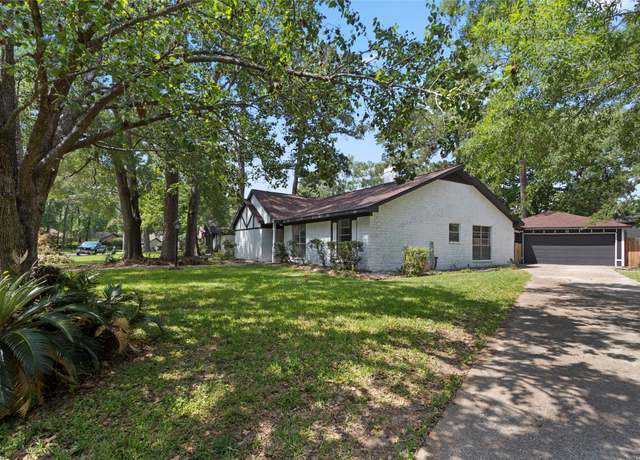 Property at 3222 Three Pines Dr, Houston, TX 77339, 4 beds, 2 baths