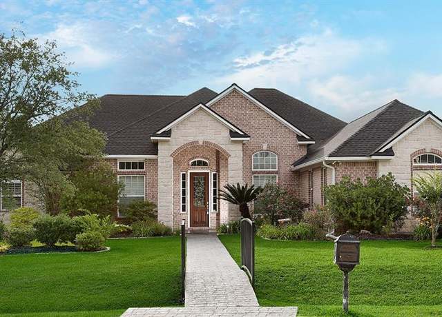 Property at 8102 Hideaway Run, Spring, TX 77389, 4 beds, 3 baths
