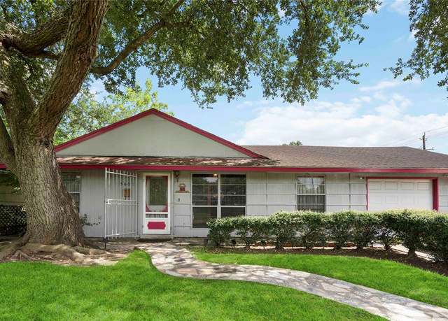 Property at 5602 Thrush Dr, Houston, TX 77033, 3 beds, 1.5 baths