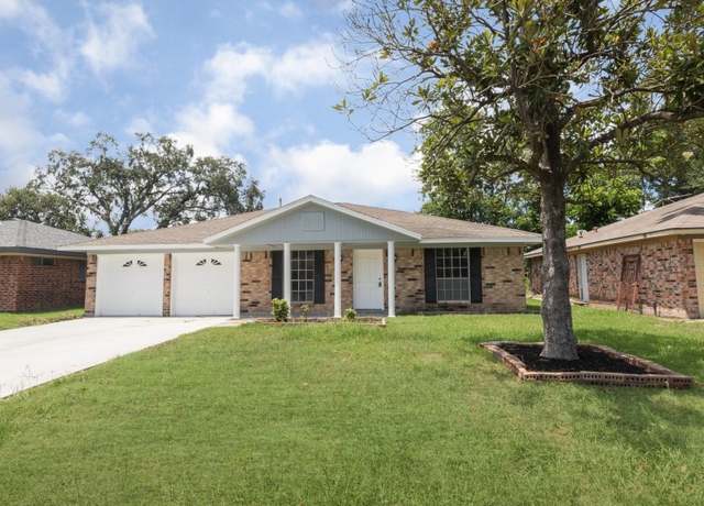 Property at 155 Coach Lamp Ln, Houston, TX 77060, 4 beds, 2 baths