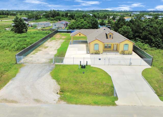 Property at 602 Road 5706, Cleveland, TX 77327, 3 beds, 2.5 baths