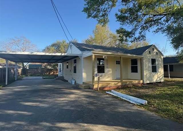 Property at 6240 25th St, Groves, TX 77619, 2 beds, 2 baths