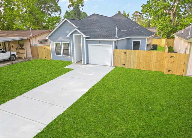 Property at 314 E Republic Ave, Baytown, TX 77520, 3 beds, 2 baths