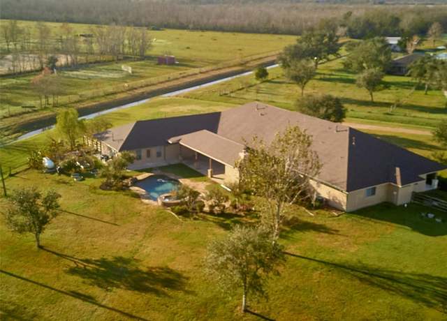 Property at 13331 Kettler Rd, Needville, TX 77461, 4 beds, 4.5 baths