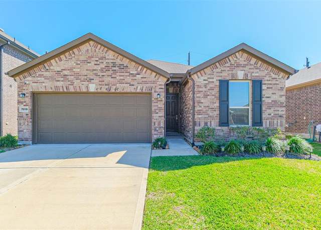 Property at 7219 Escondido Dr, Rosharon, TX 77583, 3 beds, 2 baths