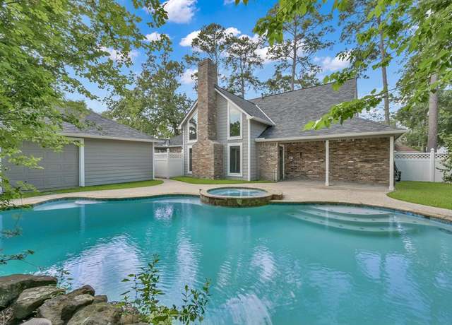 Property at 402 Pine Manor Dr, Conroe, TX 77385, 3 beds, 2.5 baths