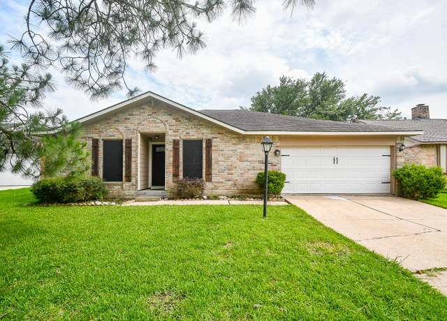 Property at 11642 Corkwood Dr, Houston, TX 77089, 3 beds, 2 baths