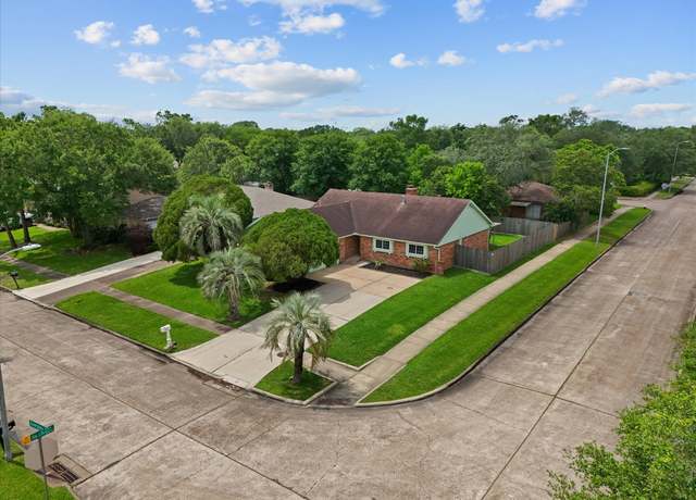 Property at 887 Silverpines Rd, Houston, TX 77062, 3 beds, 2 baths