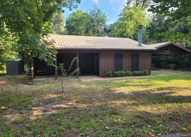 Property at 16 Connor Ln, Huntsville, TX 77320, 2 beds, 1 bath