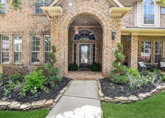 Property at 8423 Glenn Leigh Dr, Spring, TX 77379, 5 beds, 4 baths