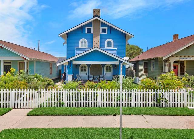 Property at 3212 Avenue R 1/2, Galveston, TX 77550, 3 beds, 2.5 baths