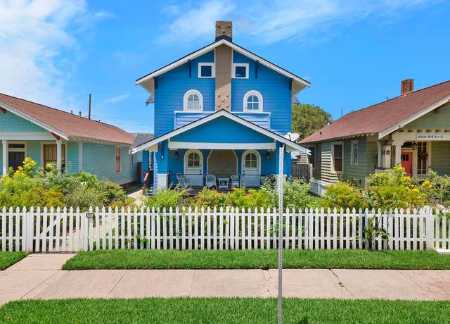 Property at 3212 Avenue R 1/2, Galveston, TX 77550, 3 beds, 2.5 baths