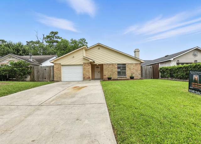 Property at 8611 Valley Ledge Dr, Houston, TX 77078, 3 beds, 2 baths