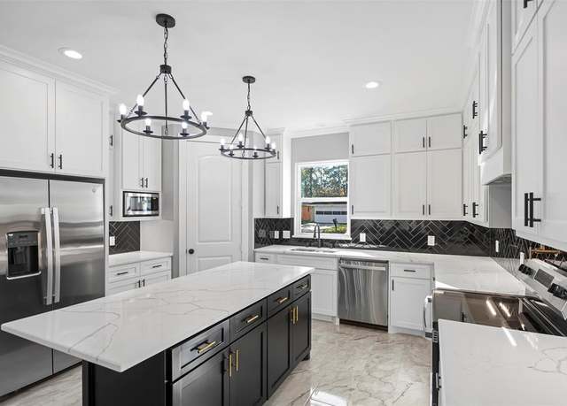Property at 2019 Surry Oaks Dr, New Caney, TX 77357, 3 beds, 2.5 baths