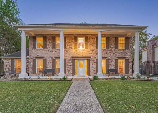 Property at 5511 Foresthaven Dr, Houston, TX 77066, 4 beds, 2.5 baths