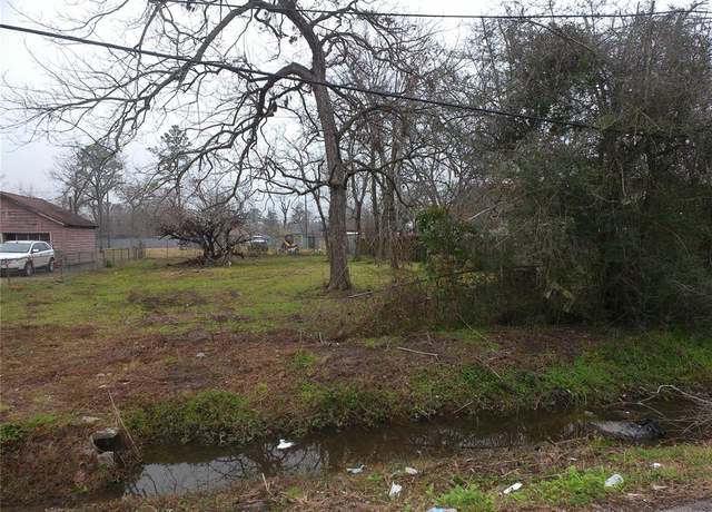 Property at 8926 Heatherside St, Houston, TX 77016