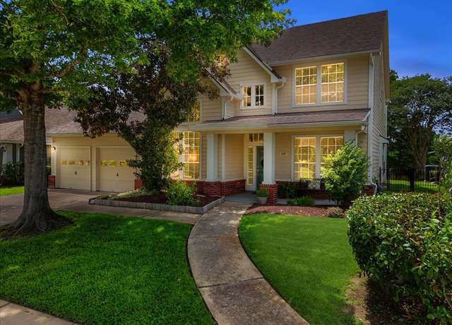 Property at 1427 Roaring Springs Ln, Seabrook, TX 77586, 4 beds, 2.5 baths