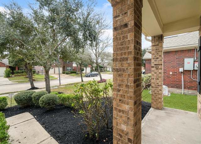 Property at 5818 La Crema, Missouri City, TX 77459, 3 beds, 2.5 baths