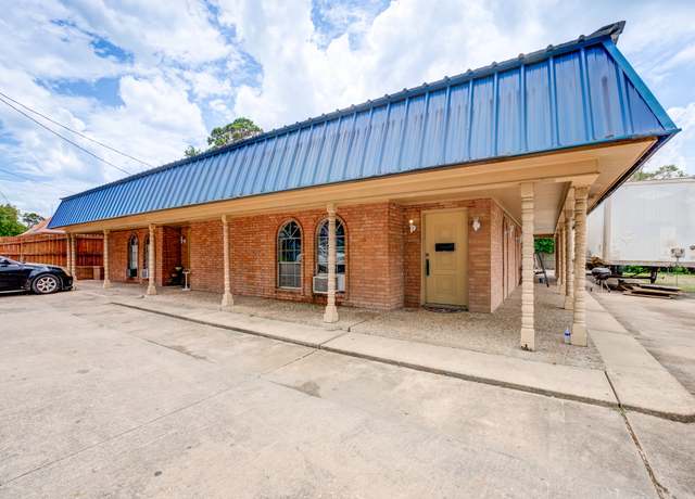 Property at 811 N Travis St, Liberty, TX 77575, 2 baths