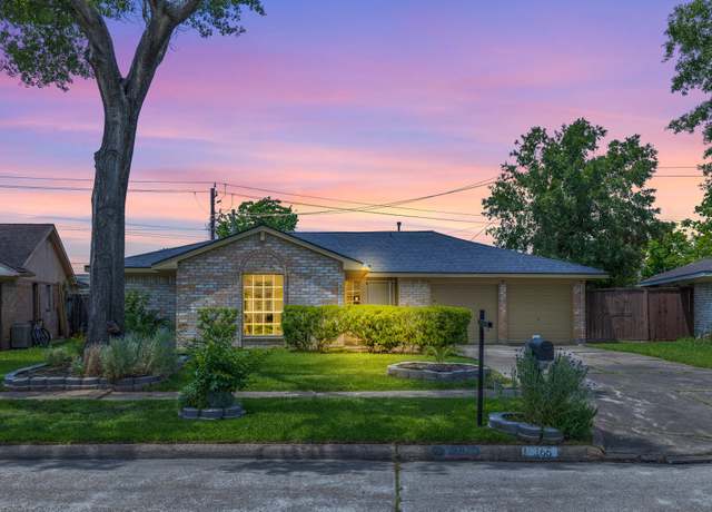 Property at 166 White Cedar St, Houston, TX 77015, 4 beds, 2 baths