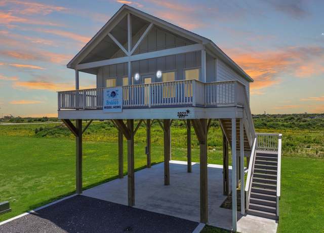 Property at 1021 Sunset Cir W, Crystal Beach, TX 77650, 2 beds, 2 baths