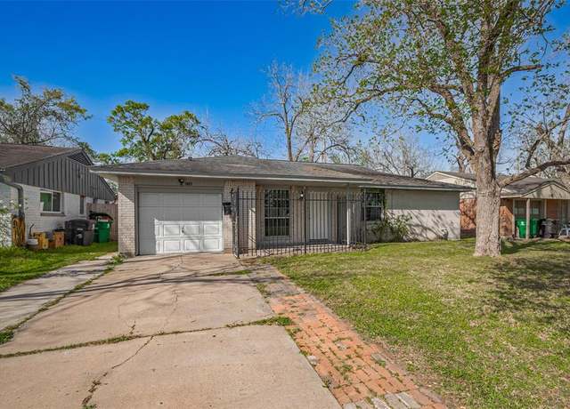 Property at 3730 Darlinghurst Dr, Houston, TX 77045, 3 beds, 1.5 baths