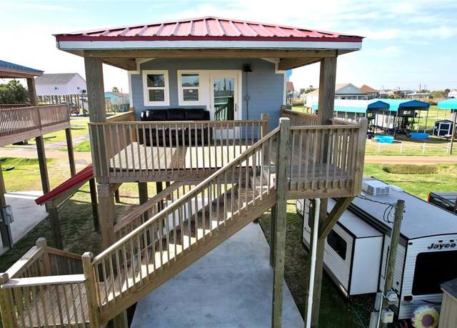 Property at 1838 Croaker Ln, Crystal Beach, TX 77650, 2 beds, 1 bath