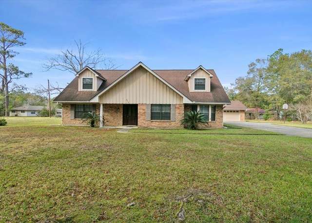 Property at 2918 Clark Cir, Orange, TX 77632, 4 beds, 3 baths