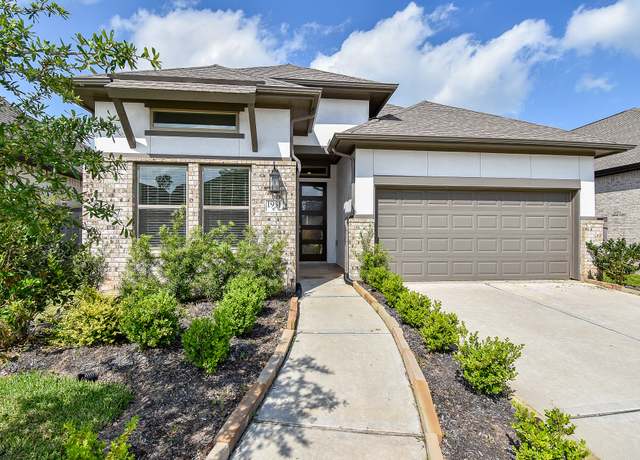 Property at 1931 Waters Branch Dr, Missouri City, TX 77459, 4 beds, 2 baths