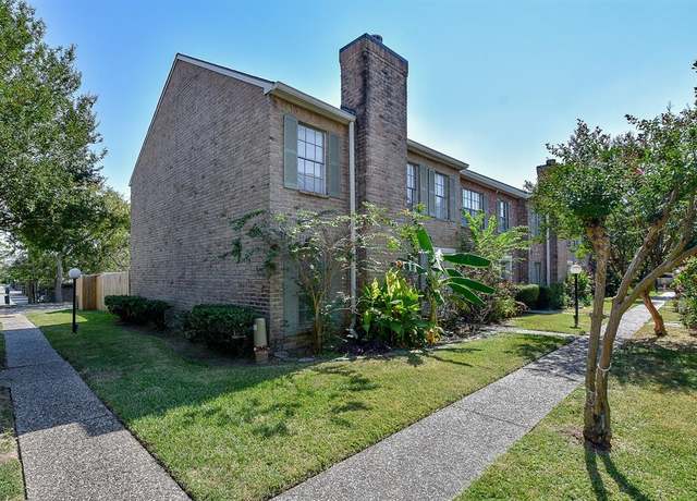 Property at 69 E Park West Dr #69, Houston, TX 77072, 3 beds, 2.5 baths