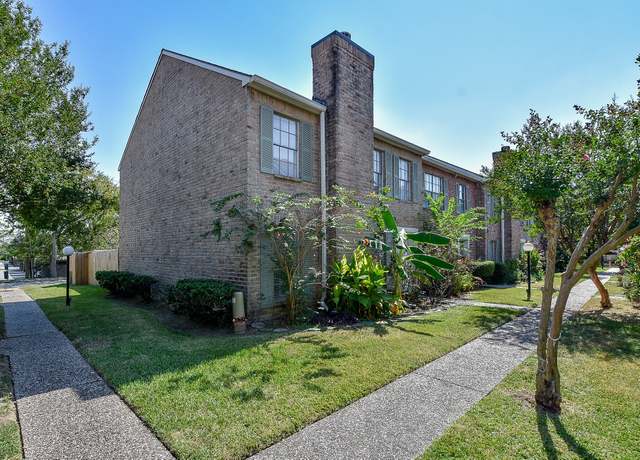 Property at 69 E Park West Dr #69, Houston, TX 77072, 3 beds, 2.5 baths