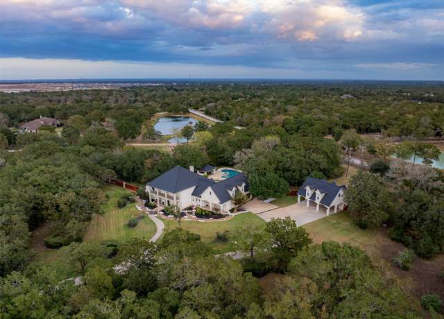 Property at 1506 Andover Ct, College Station, TX 77845, 6 beds, 6 baths