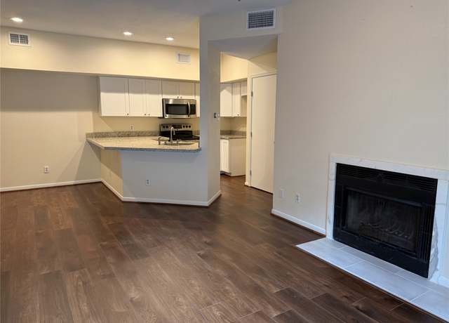 Property at 2121 El Paseo St #2003, Houston, TX 77054, 2 beds, 2 baths