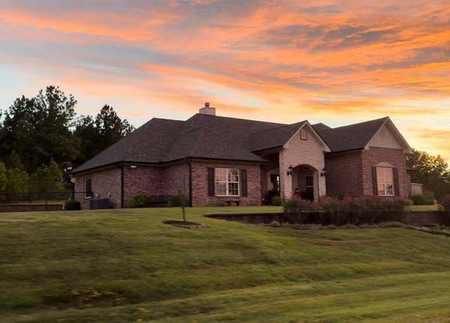 Property at 235 Roesch Rd, Hallsville, TX 75650, 4 beds, 2.5 baths