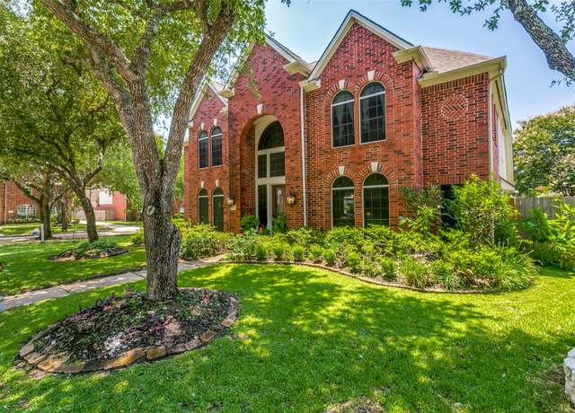 Property at 2810 Grassy Knoll Ct, Sugar Land, TX 77478, 4 beds, 3.5 baths