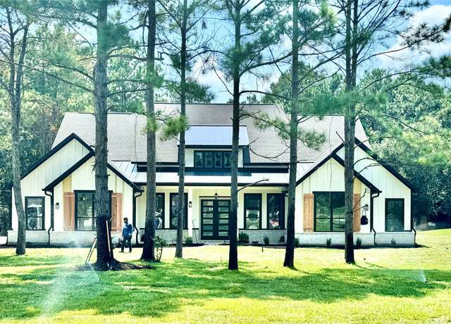 Property at 11424 Dans Pl, Montgomery, TX 77316, 4 beds, 4.5 baths