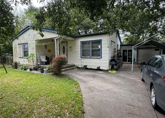 Property at 2807 S Houston Dr, La Marque, TX 77568, 3 beds, 2 baths