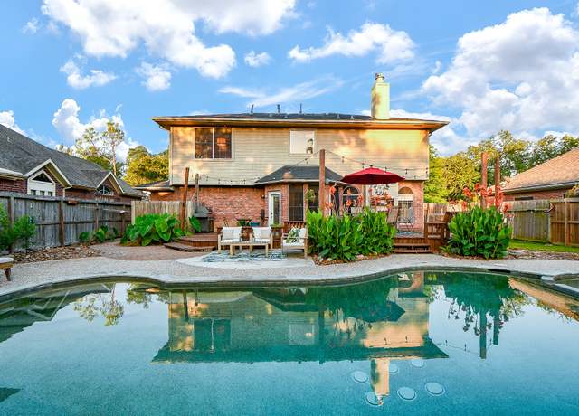 Property at 117 Island Breeze Cir, League City, TX 77573, 3 beds, 2.5 baths