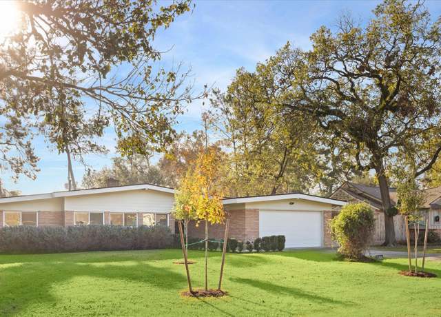 Property at 1706 Imperial Crown Dr, Houston, TX 77043, 4 beds, 3 baths