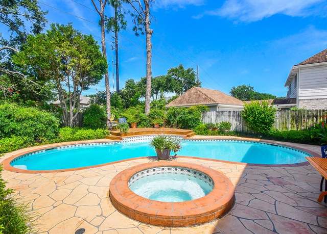 Property at 1023 Goldfinch Ave, Sugar Land, TX 77478, 4 beds, 2.5 baths