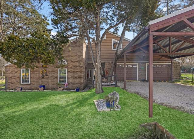 Property at 9820 Lake Forest Cir N, Brenham, TX 77833, 4 beds, 3 baths