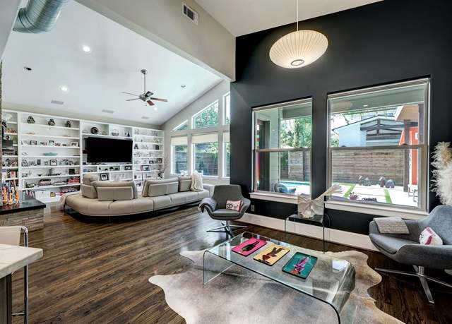 Property at 1431 Gardenia Dr, Houston, TX 77018, 4 beds, 4 baths
