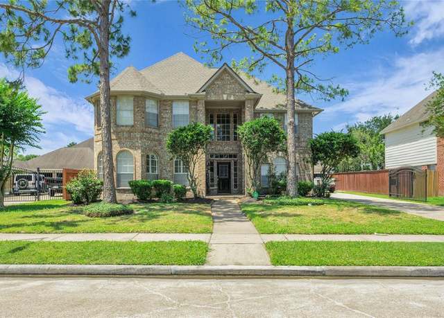 Property at 1414 Pine Meadow Ct, Pearland, TX 77581, 5 beds, 3.5 baths