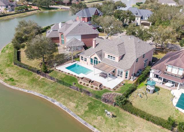 Property at 6310 Hidden Crest Way, Sugar Land, TX 77479, 5 beds, 3.5 baths