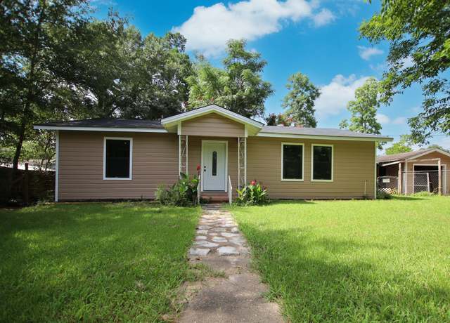 Property at 300 Duncan Ave, Lufkin, TX 75901, 2 beds, 1.5 baths